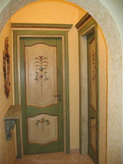 Porte interne in legno massello dipinte a mano falegnameria fradà ... Porte interne decorate