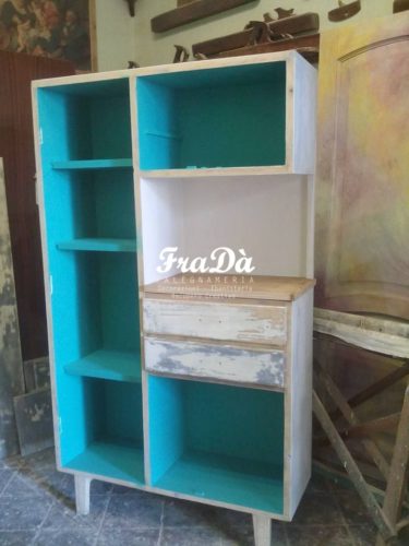 recupero-creativo-di-una-vecchia-credenzina-segui-il-diario-della-bottega-lavoro-artigianale-in-corso-di-realizzazione