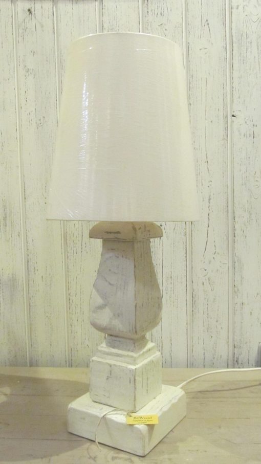 lampada shabby chic in legno
