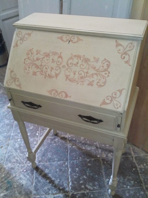 secretaire in legno dipinto a mano