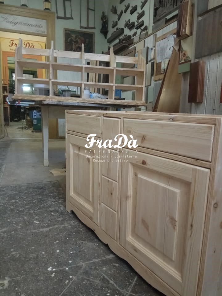 mobili in legno massello